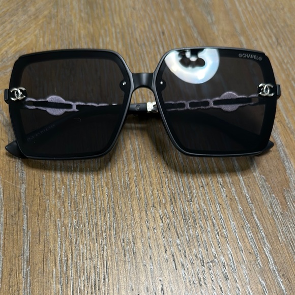 Chanel Black Square Sunglasses - Picture 1 of 7